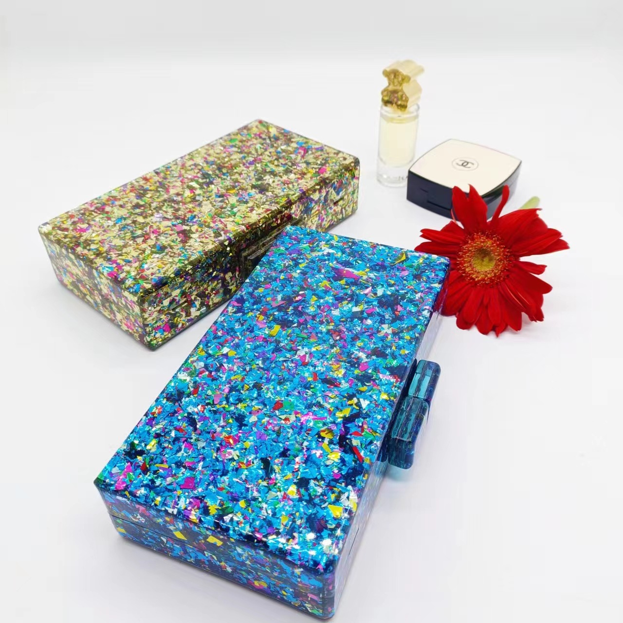 Luxuriöse Clutch mit Acrylperl – Luxury Bags Green Bewertung und Preis