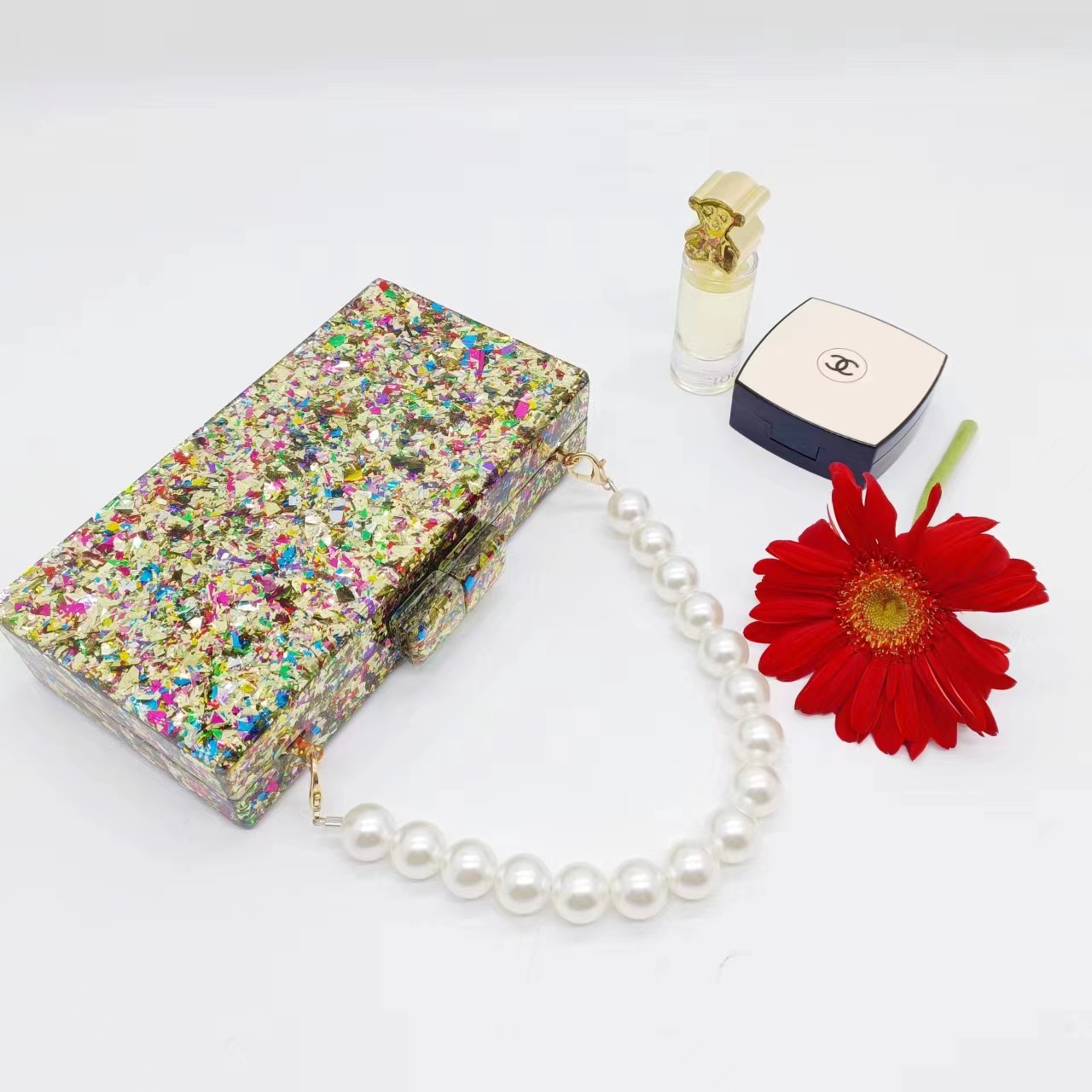 Luxuriöse Clutch mit Acrylperl – Luxury Bags Green Bewertung und Preis