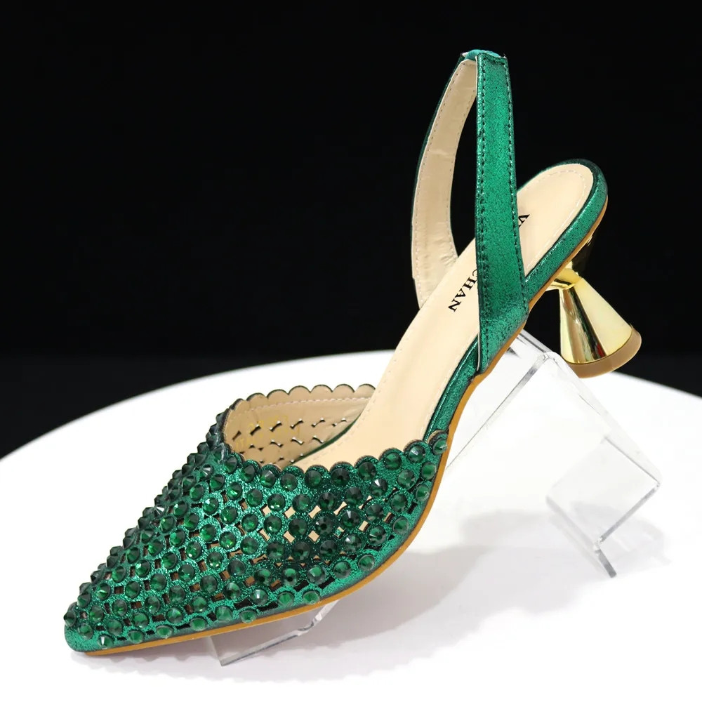 Luxuriöses Grünes Strass-Schuh – Luxury Bags Green Bewertung und Preis