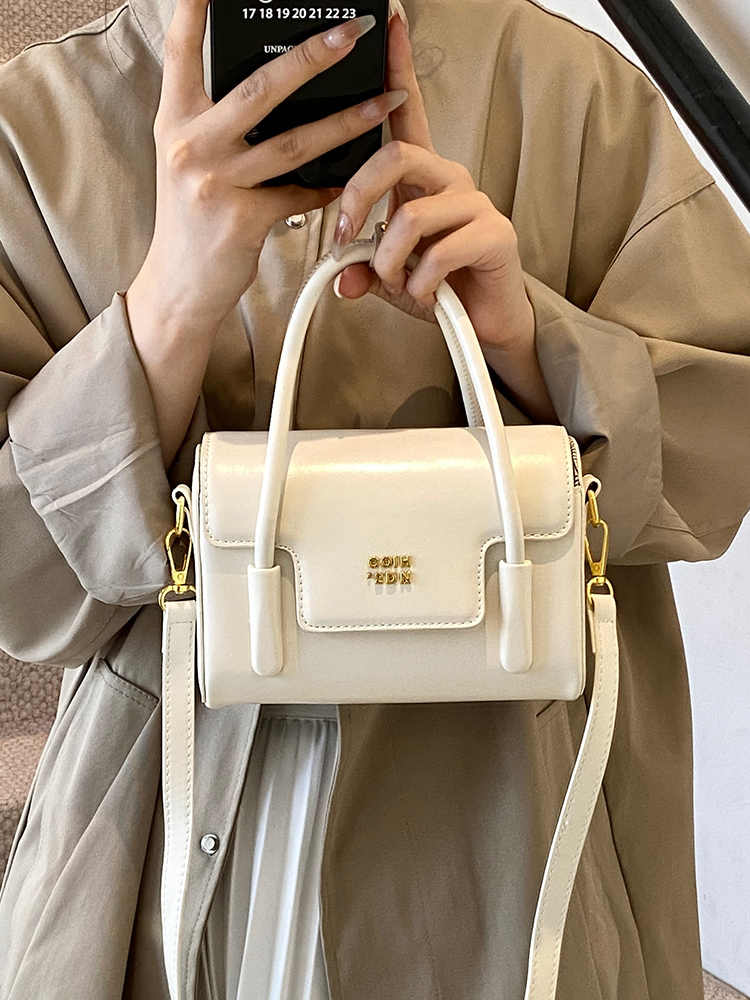 Strukturierte rote Damen-Umhän – Luxury Bags Valentino Bewertung und Preis