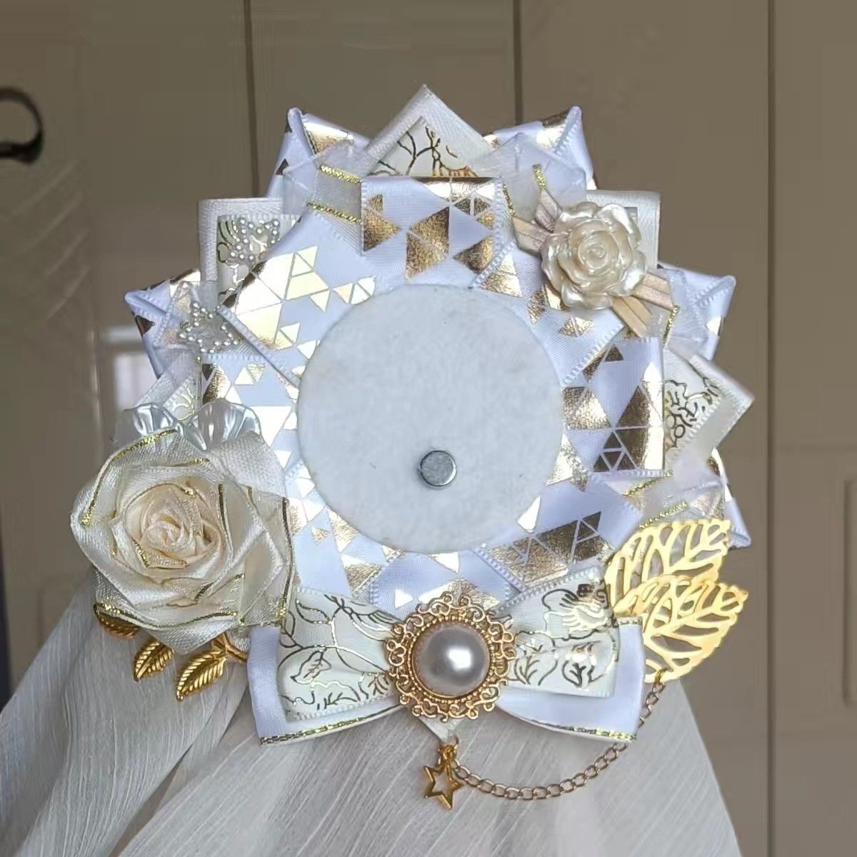 Grünes Bandabzeichen Rosette.  – Luxury Bags Green Bewertung und Preis