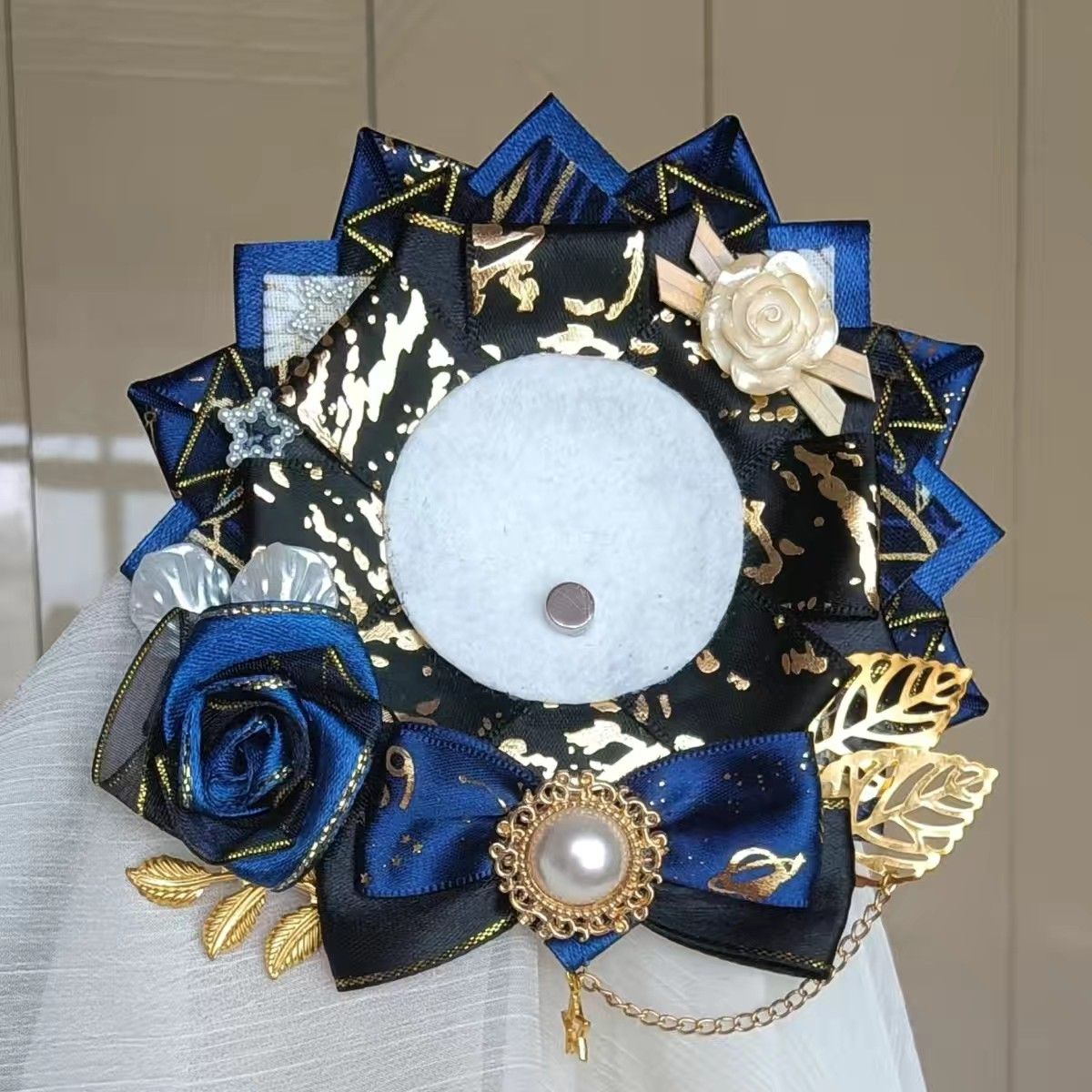 Grünes Bandabzeichen Rosette.  – Luxury Bags Green Bewertung und Preis